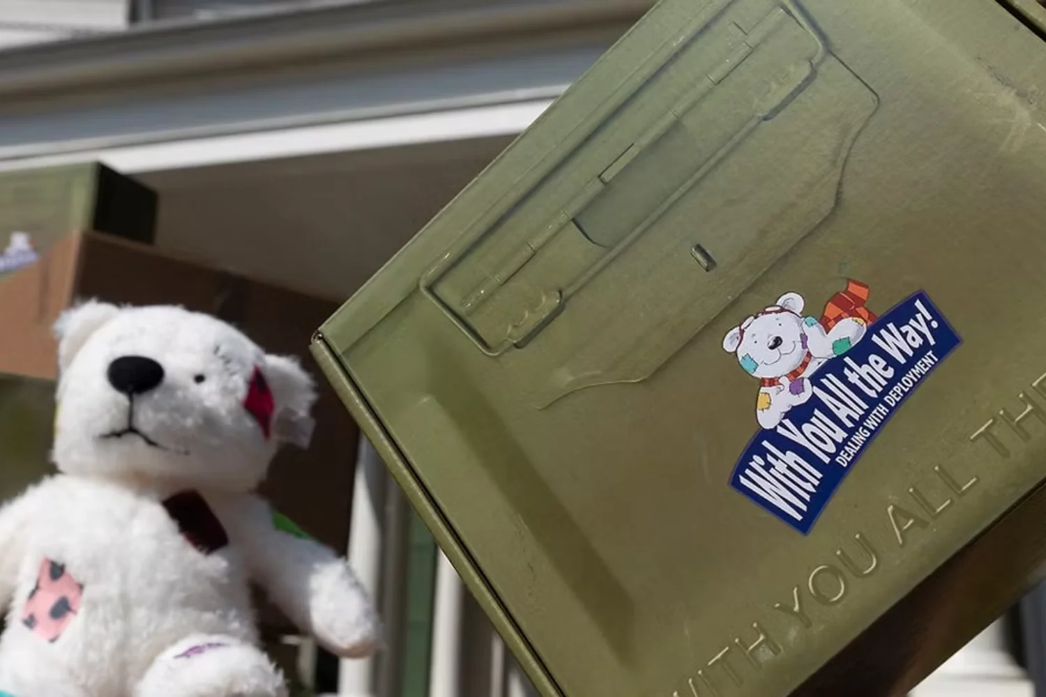 News - Dina Parise Joins Forces With Comfort Crew For Military Kids